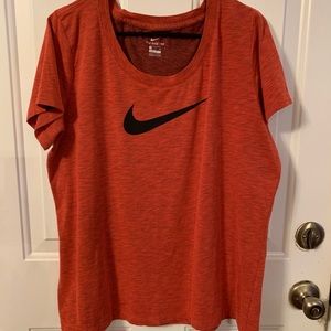 Women’s Nike T-shirt